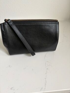 Cuyana Pebbled Leather Wristlet Clutch Black Discontinued